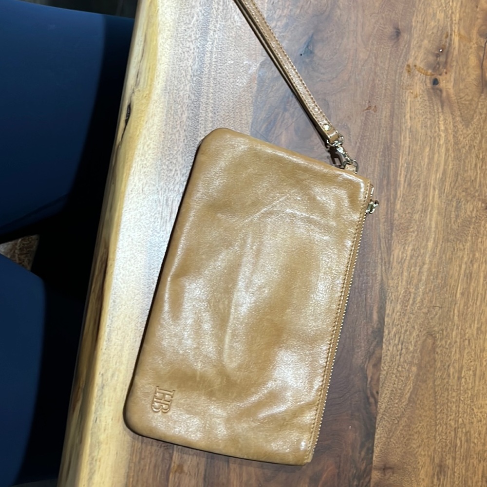 HButler wristlet tan